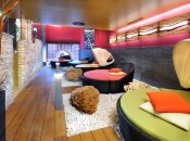 Auch im Ruhebereich des Spas spiegeln sich die Design Elemente des Hotels wieder Auch im Ruhebereich des Spas spiegeln sich die Design Elemente des Hotels wieder