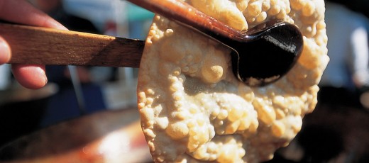 Eine Spezialität aus dem Pustertal sind die "Tirtlan", mit Spinat und Ricotta, Erdäpfel oder Kraut gefüllte Krapfen